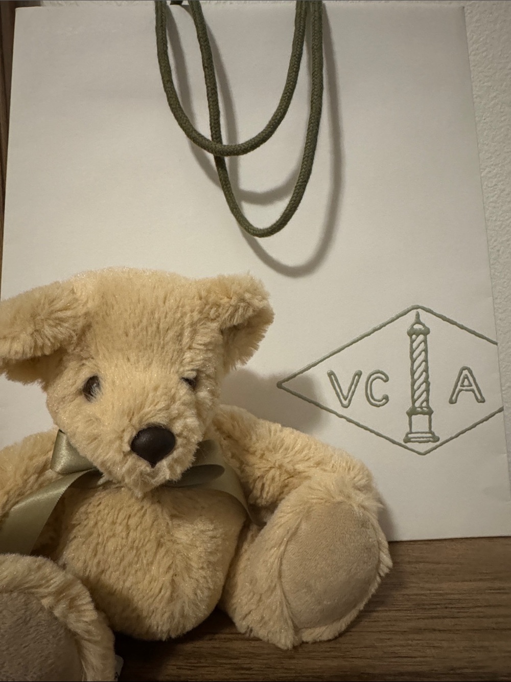 Van Cleef & Arpels Beige Plush Teddy Bear VIP gift - Picture 3 of 3